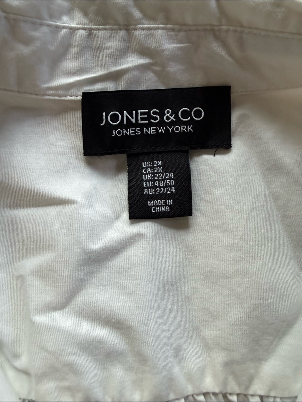 White Women’s Business attire shirt - Picture 3 of 3